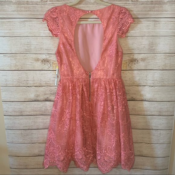 Alice + Oivia Zenden Scallop Edge Dress Pink - Picture 4 of 8